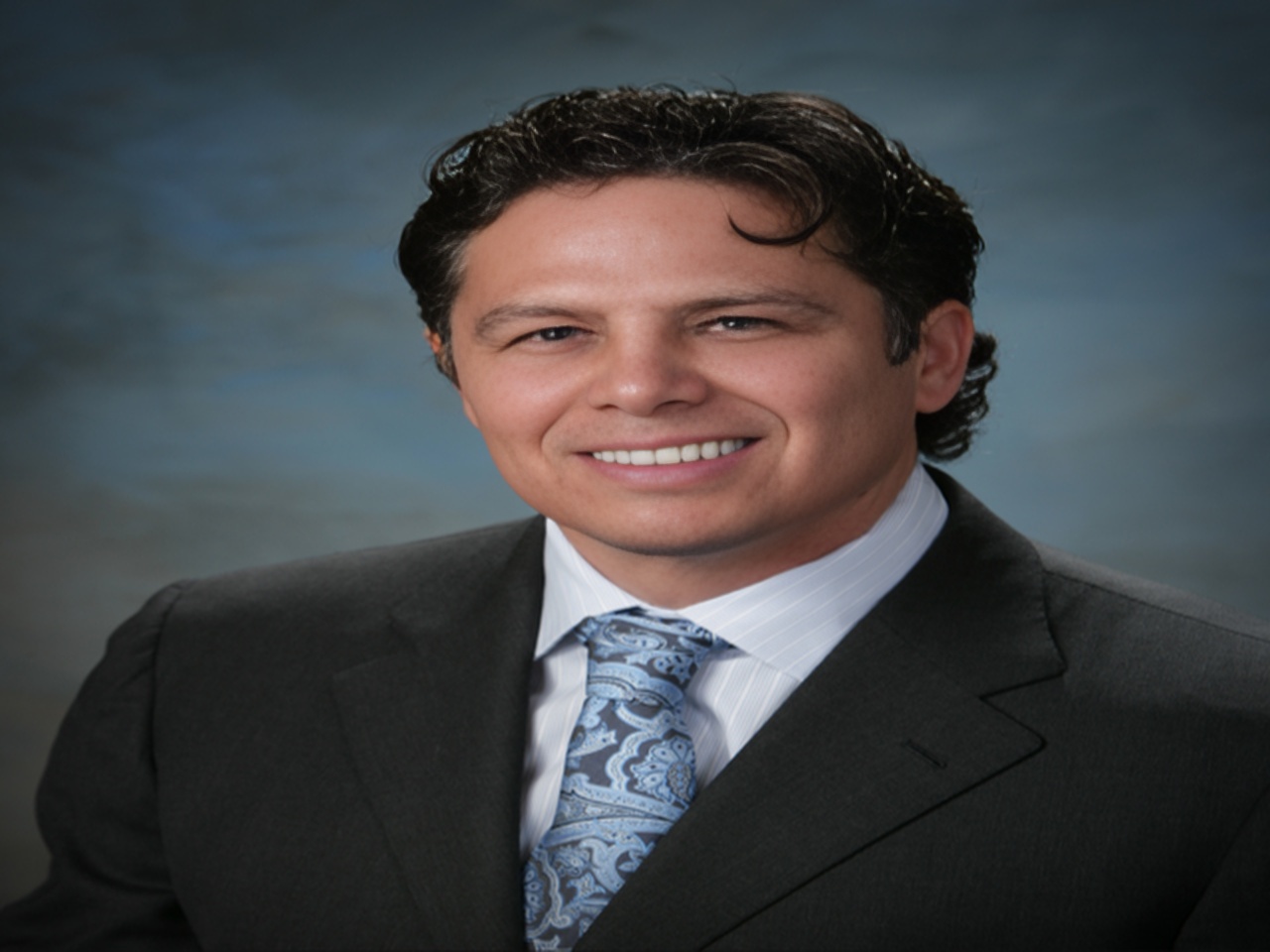 Dr. Alexander Villares,