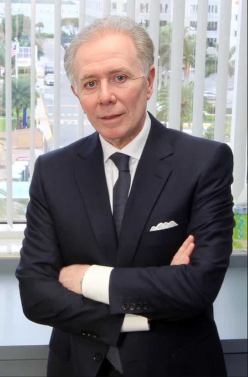 Dr. Carlos E. Wiegering,