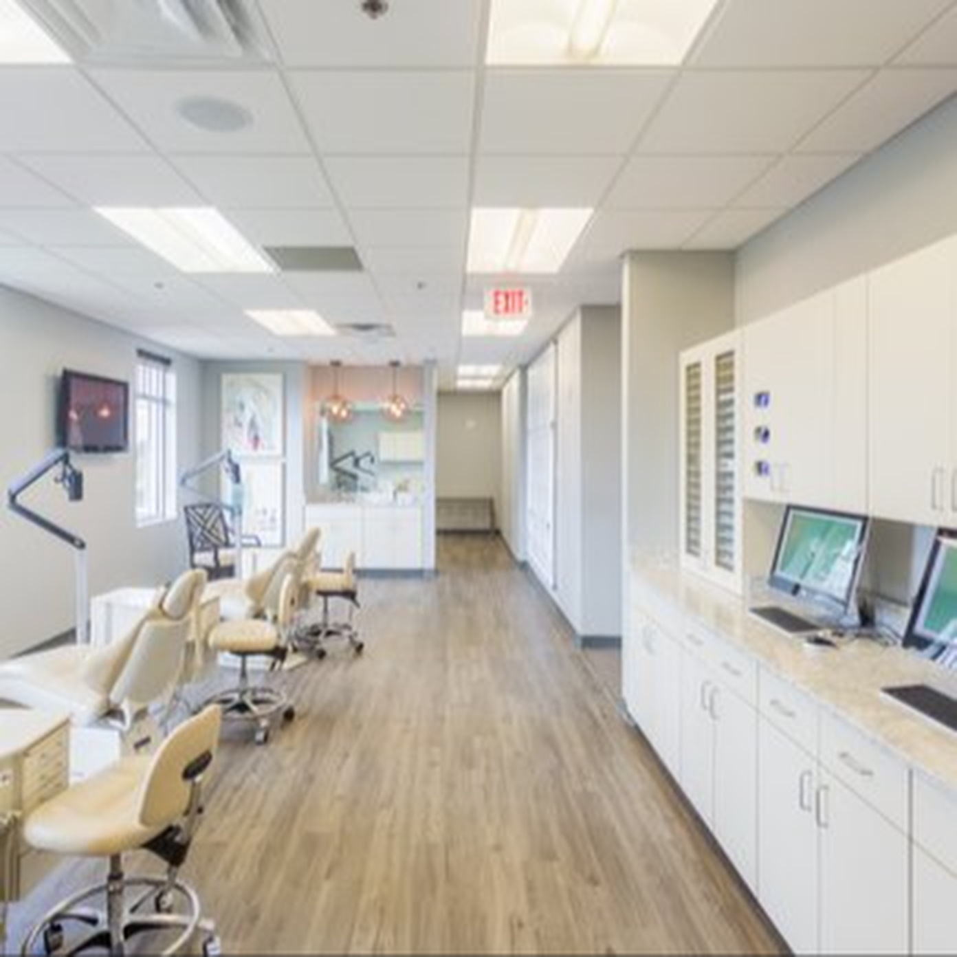 Dr. Craig M. Starling, DDS