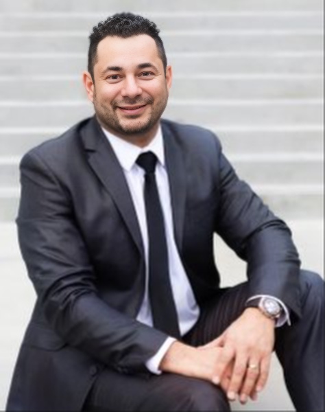 Dr. Edgar Sinai Macias,