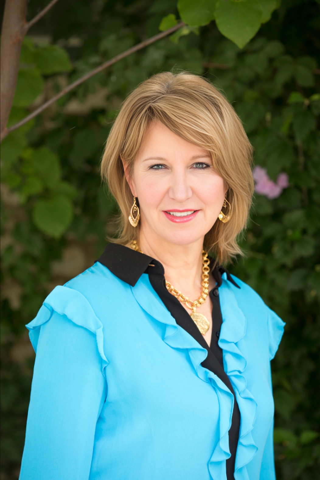 Dr. Elizabeth McRae,