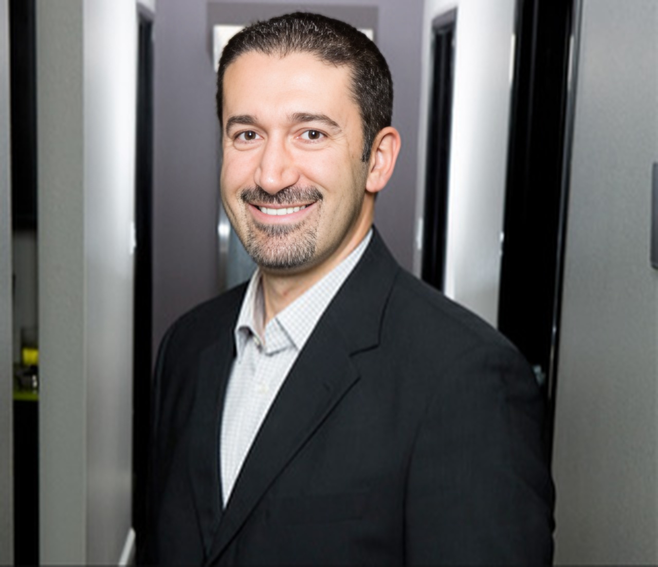 Dr. Farbod Esmailian,