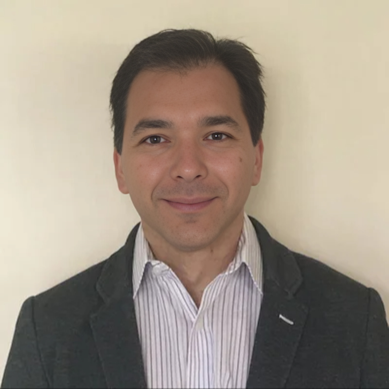 Dr. Fernando Mahmoud,