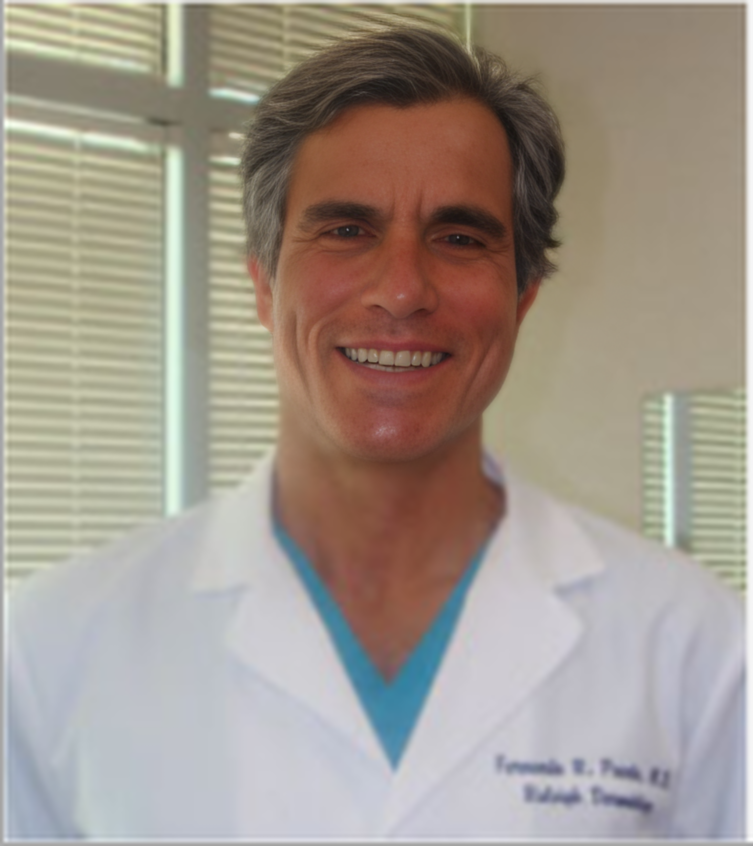 Dr. Fernando R. Puente,