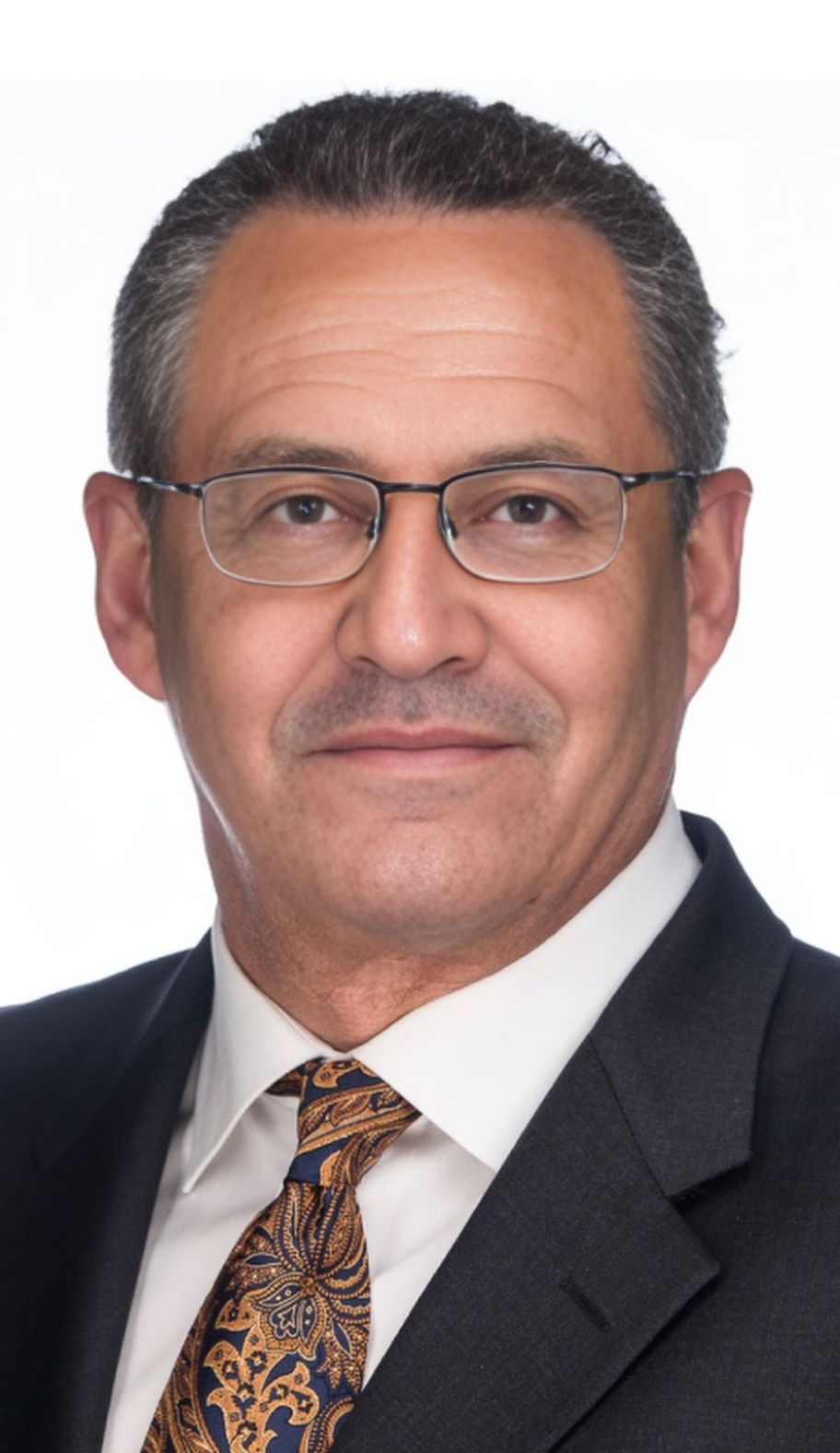 Dr. Francisco Canales,