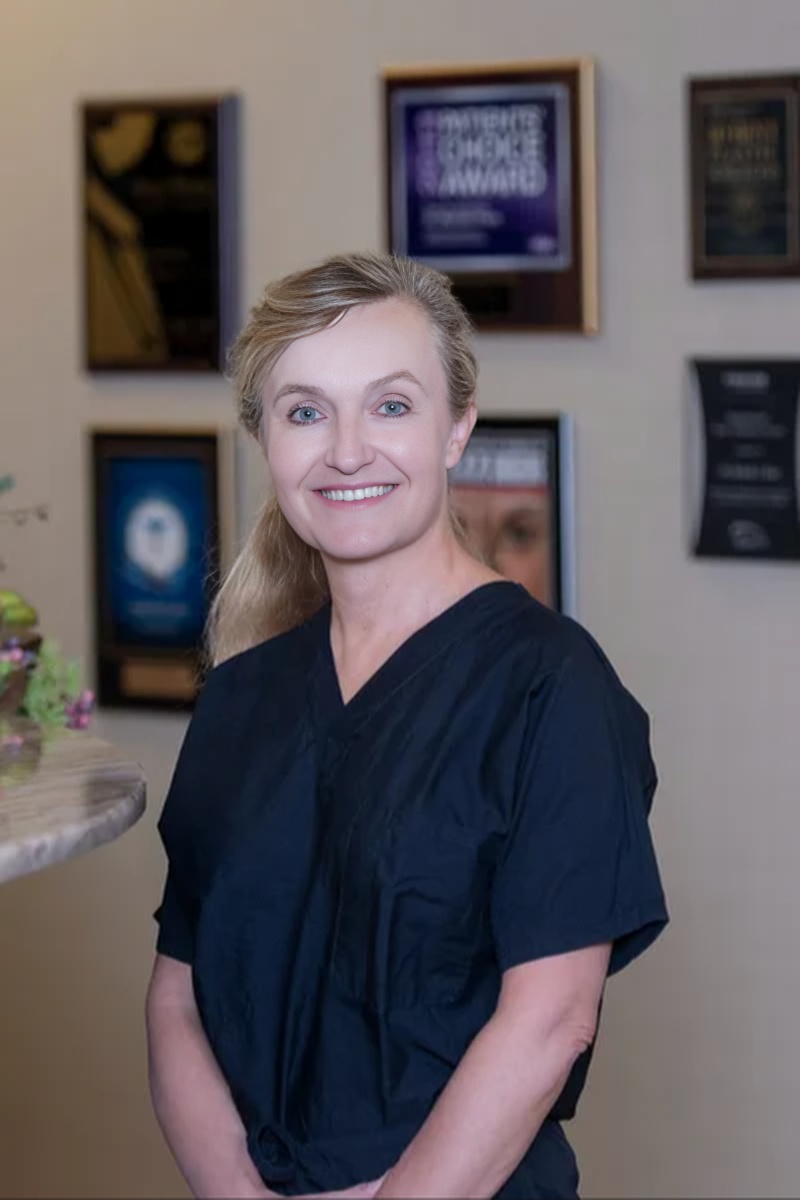 Dr. Julie Christine Holding,