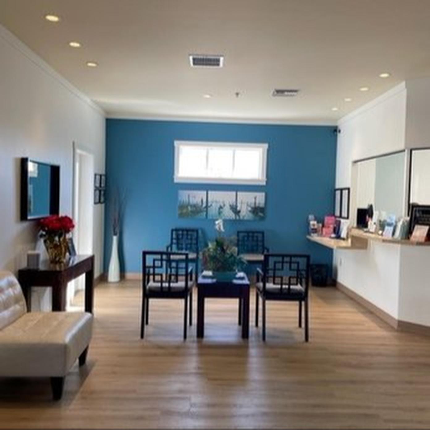 Dr. Kimberly Uhles Hurvitz,