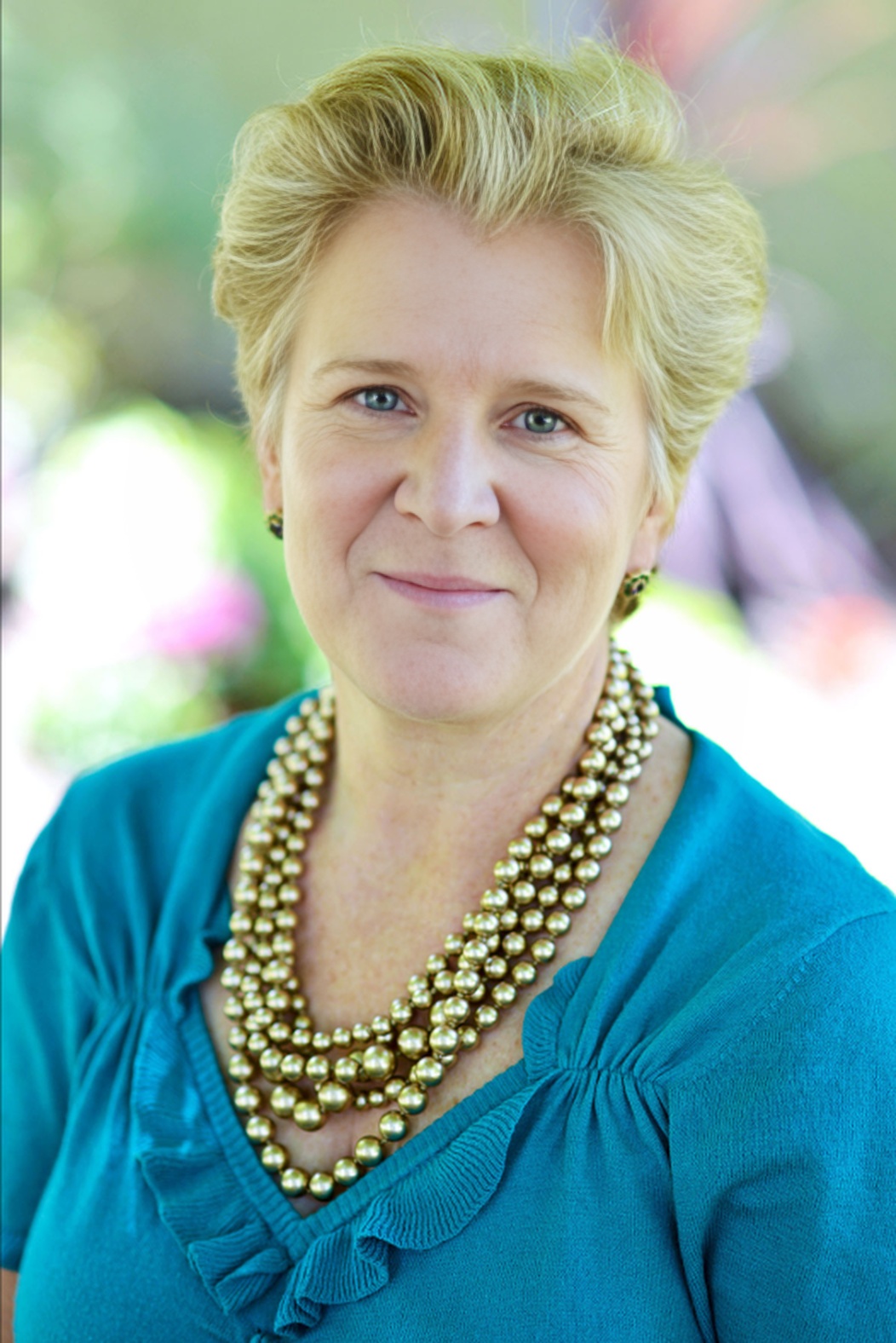 Dr. Lizellen La Follette,