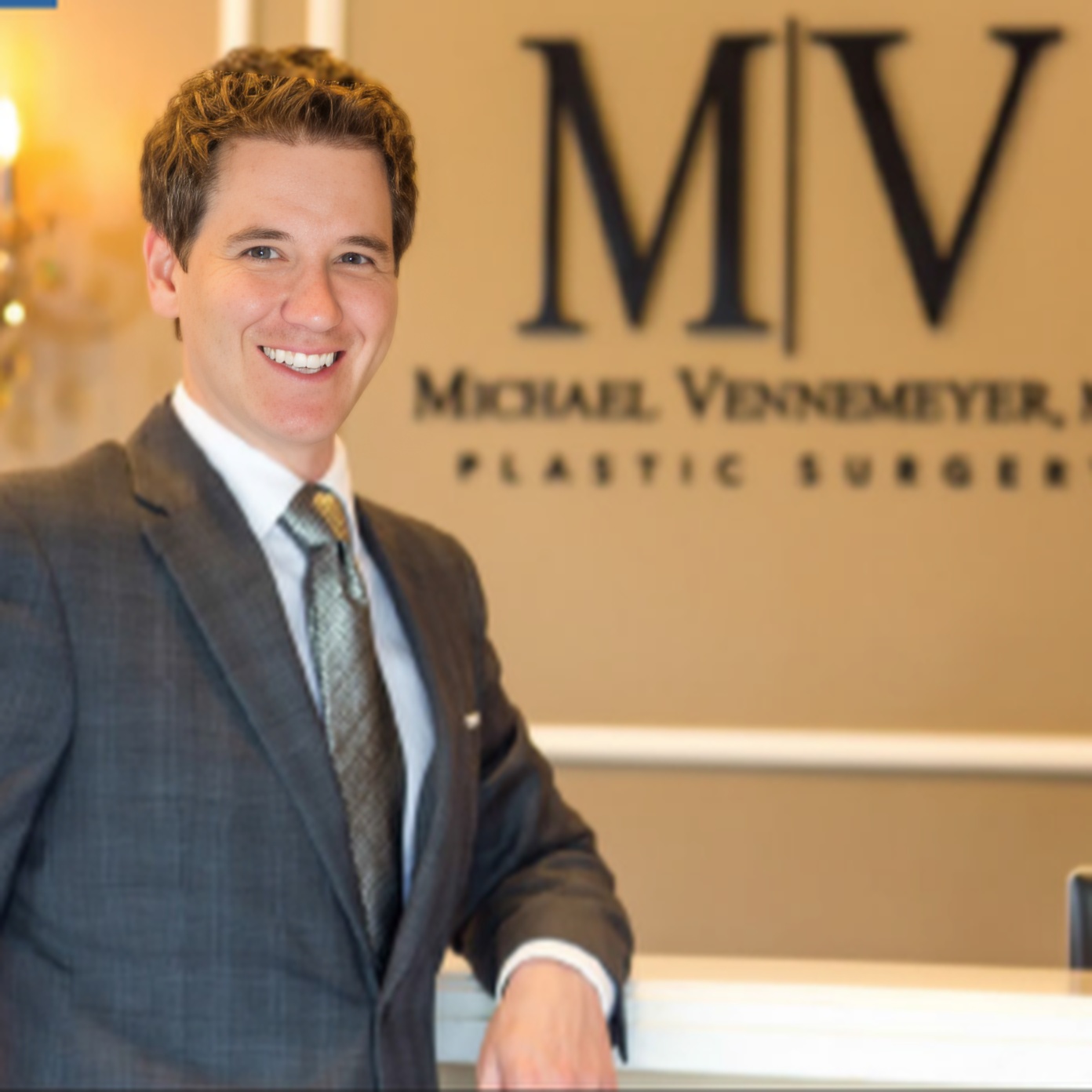 Dr. Michael Vennemeyer,