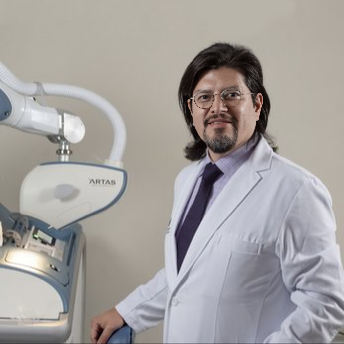 Dr. Miguel Canales,
