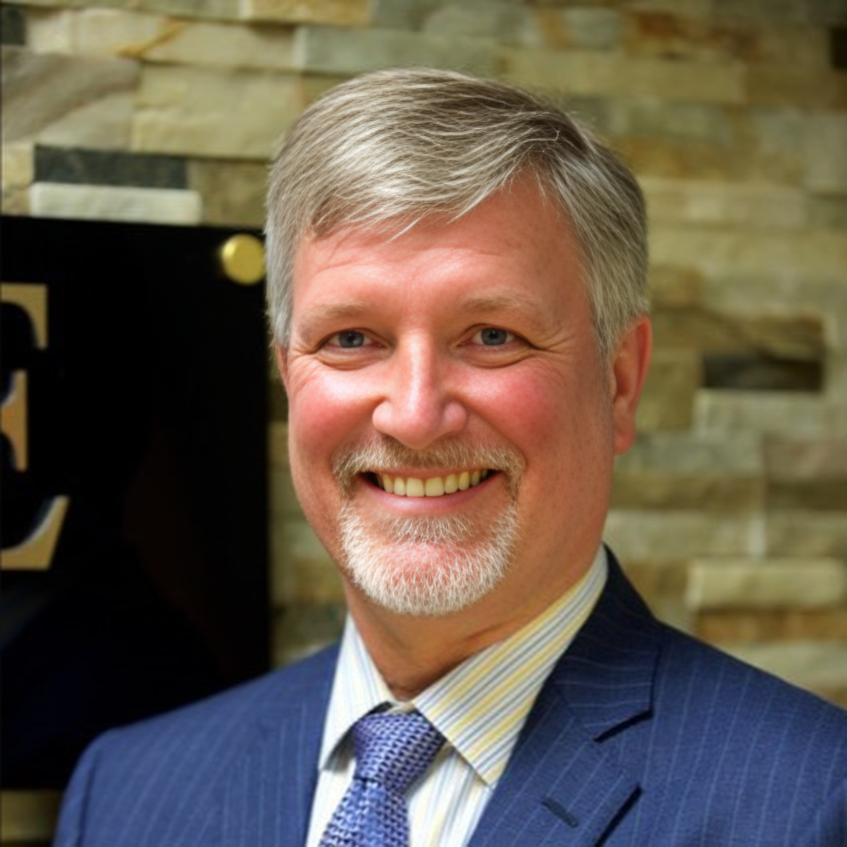 Dr. Robert H. Schnarrs,