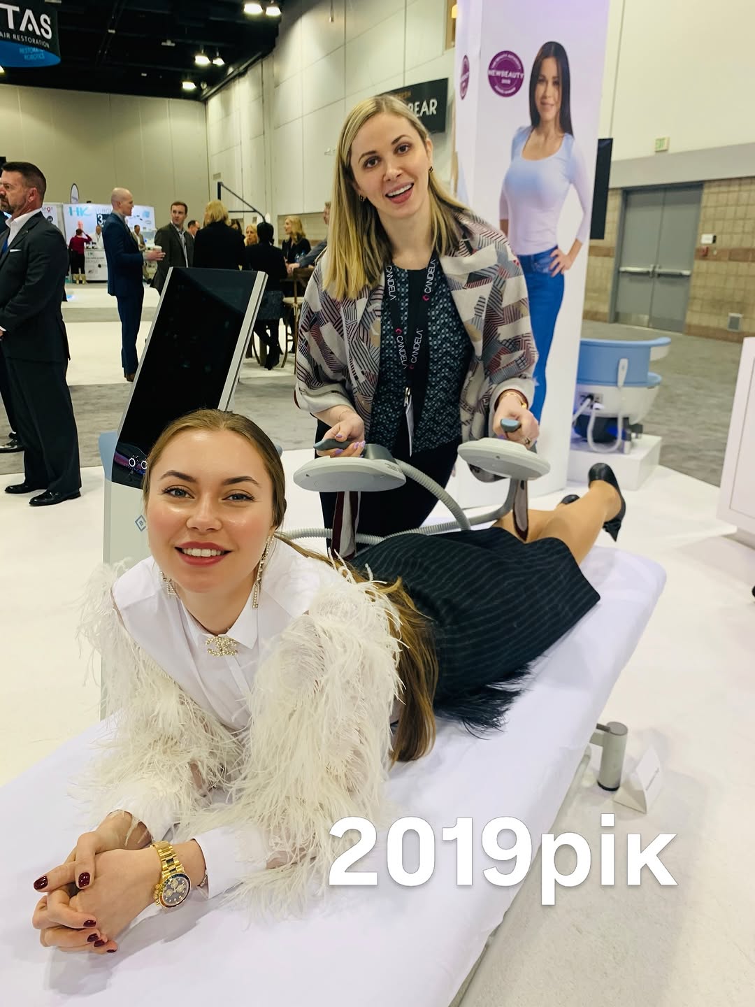 Instagram post by Dr. Anna Avaliani: Це фото зроблено в США, на конгресі в Денвері у 2019 році разом із лікарем @dr.annaavaliani . Саме тоді відбулася перша у світі презентація …