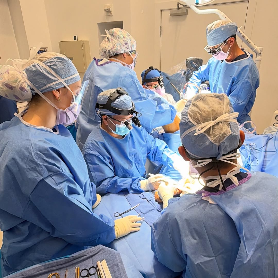 Instagram post by Dr. Charles K. Lee: TEAMWORK MAKES THE DREAM WORK🤩 Take a look into the operating room with Dr. Lee! These photos are from this week’s procedure at our surgery…
