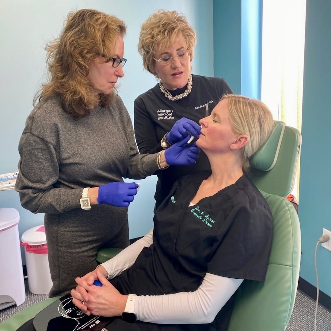 Instagram post by Dr. Christine Sciara: #FBF – Hands-on training is the only kind of training… by the best for the best! @shermanaestheticcenter 💻: click the link in our bio ☎: 61…