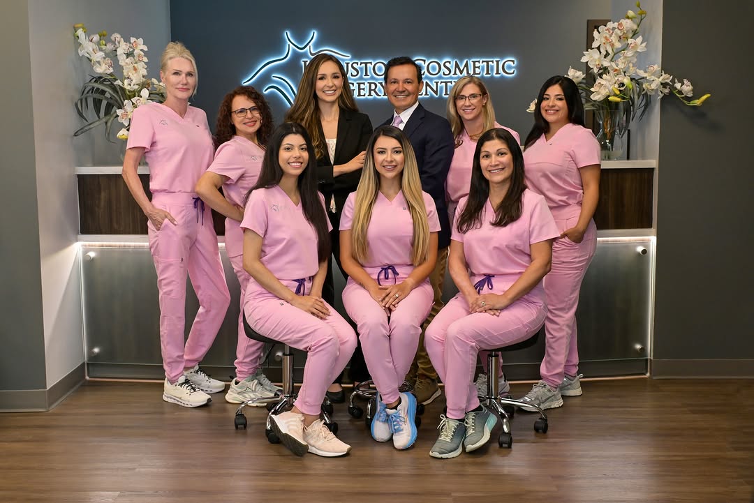 Instagram post by Dr. David Davila, DO: Meet the team making it all happen. 🤍 From consultations to surgery days and everything in between. Happy Friday from HCSC! ✨