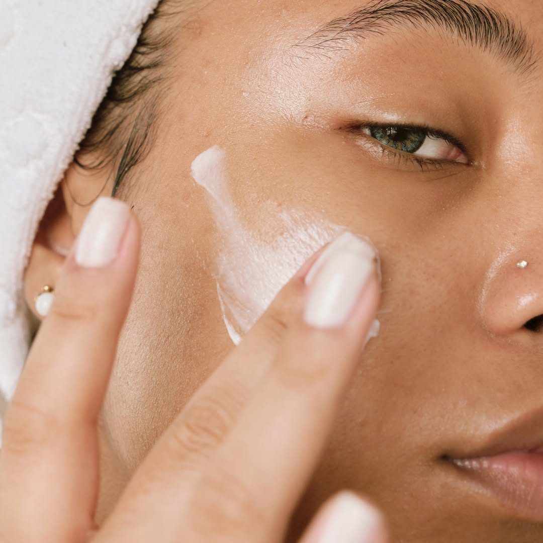 Instagram post by Dr. David H. McDaniel: What makes medical-grade skincare different? It’s all about choosing evidence-based formulas, active ingredients designed to target specific…