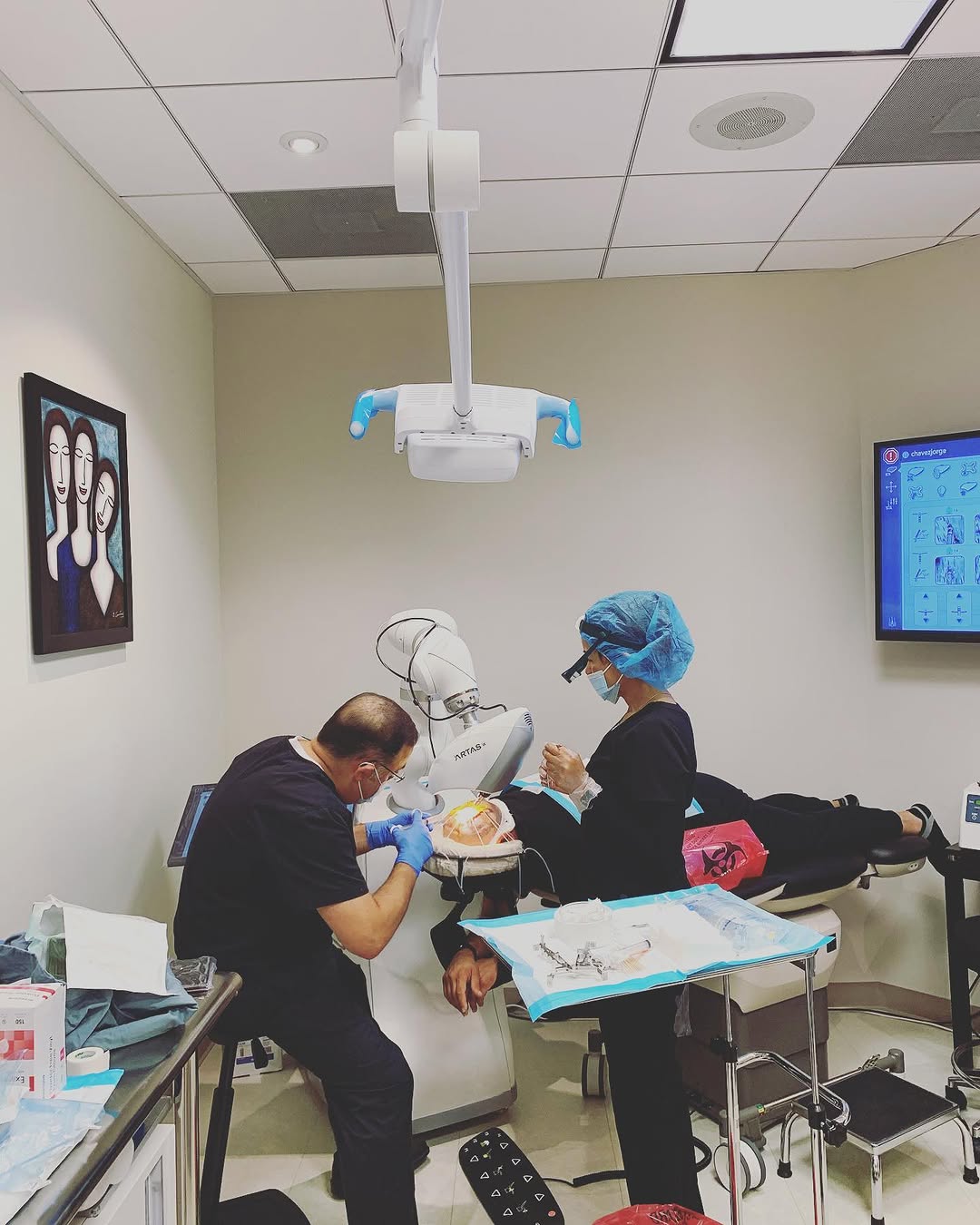 Instagram post by Dr. David P. Melamed: Wednesday ARTAS FUE hair day #drdavidmelamed #artashair #westlahair #westlahairrestoration #venusconcepts