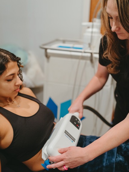 Instagram post by Dr. Elizabeth R. Blakemore: Non-invasive body contouring without the downtime? CoolSculpting helps you feel confident in your own skin. Let us show you what's possible.