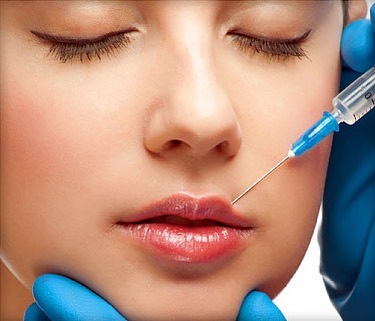 Instagram post by Dr. Garey Simmonds: Call now to book your appointment for fillers and Botox 480-905-9211 #northscottsdale #botox #plasticsurgery #plasticsurgeon #juvederm #volb…