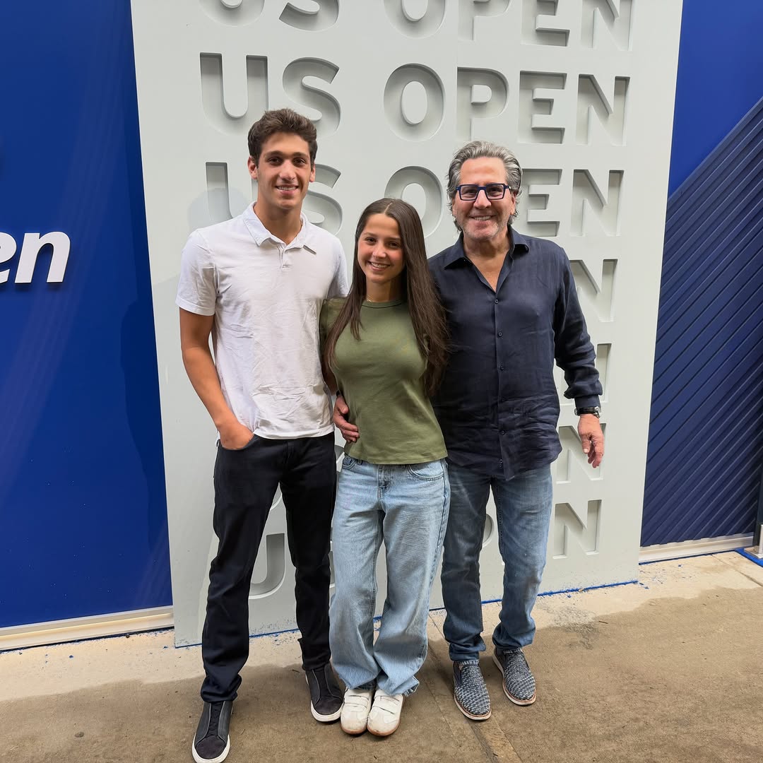 Instagram post by Dr. Howard D. Sobel: At the US Open Men’s Final with Sienna and Jake! Thanks to a good friend for making it happen. We’re all so excited. This match is a toss-up…