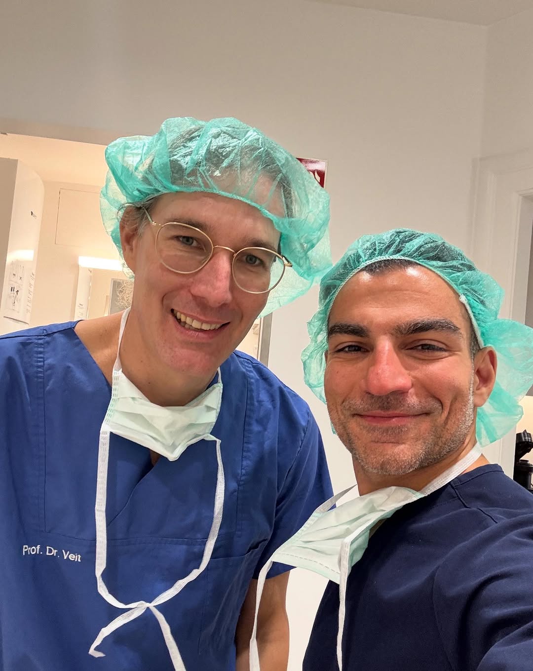 Instagram post by Dr. Jeffrey Jumaily: I am so lucky to have such talented friends like Prof. Viet. I had a wonderful time visiting his clinic in Munich. We discussed a lot about …