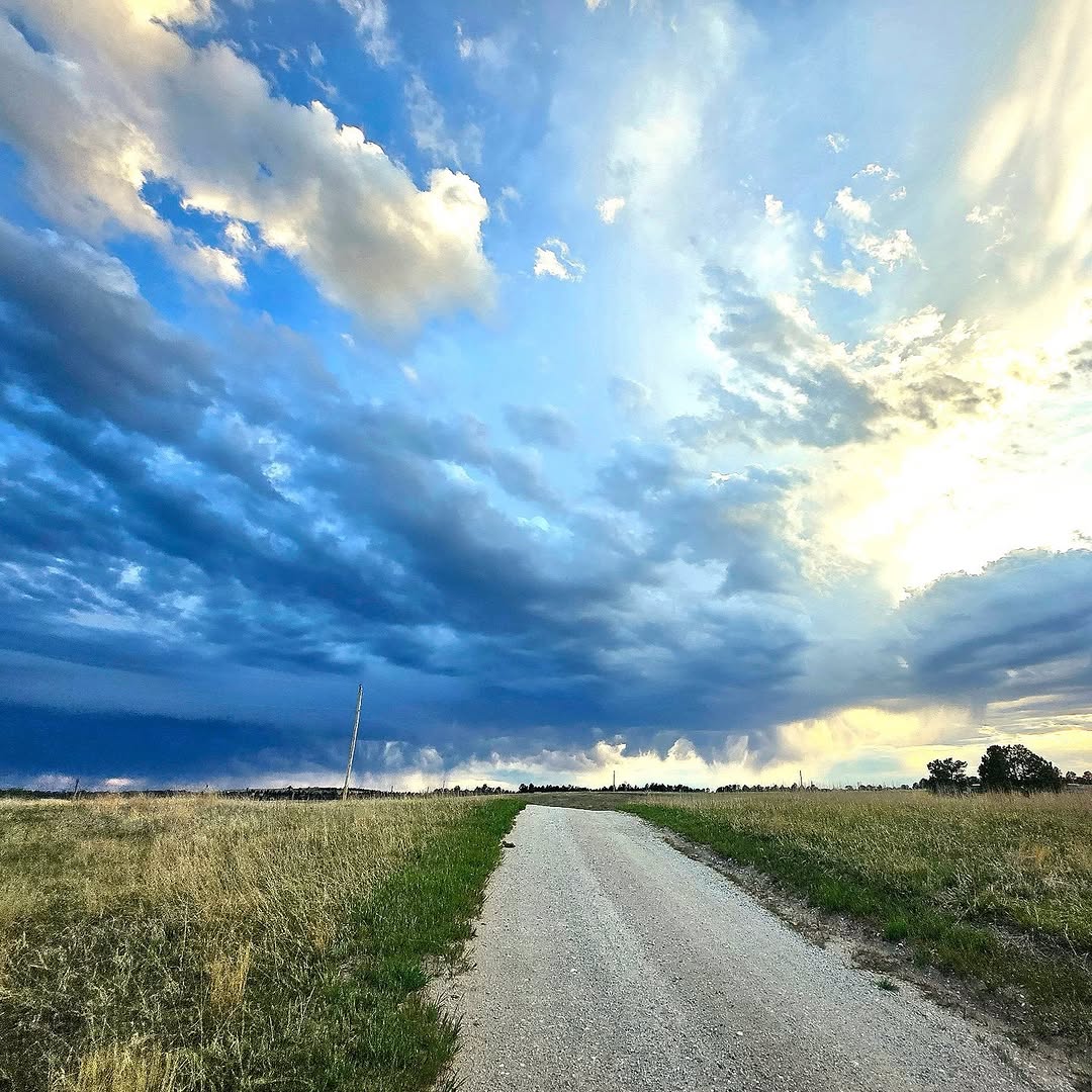 Instagram post by Dr. John LoMonaco: Different in every way from our texas gulf coast sunsets.But equally dramatic, and sometimes a even a little scary # nebraska # sunset # sto…