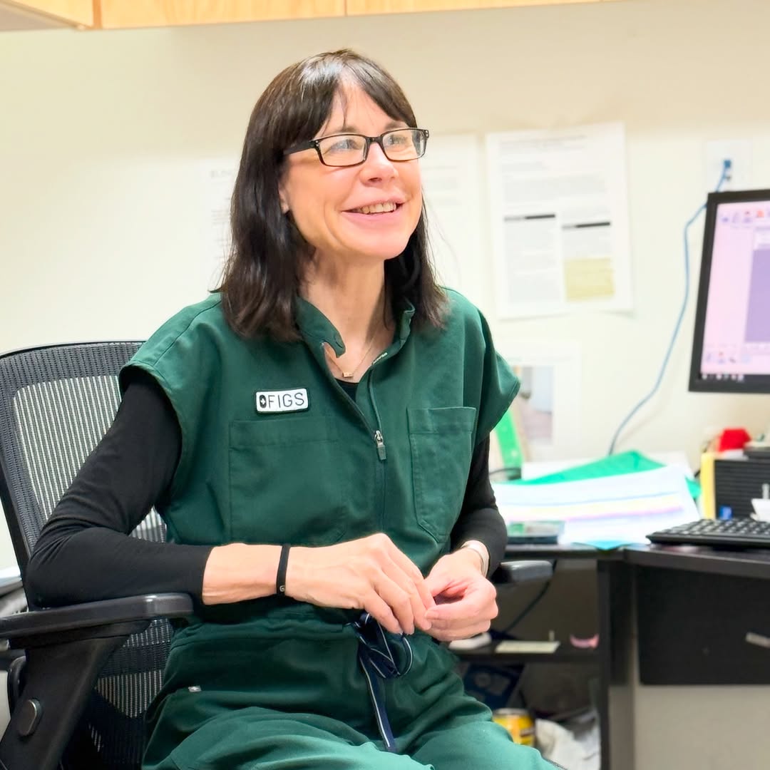 Instagram post by Dr. Kimberly Uhles Hurvitz: Dr Hurvitz prides on teaching her medical students.. her knowledge and sense of humor inspires us daily.