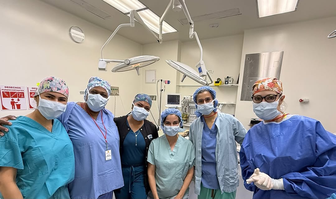 Instagram post by Dr. Leilie Javan: Getting the day started in OR 3 in Antigua with some girl power! #javanplasticsurgery #femaleplasticsurgeon #guatemala