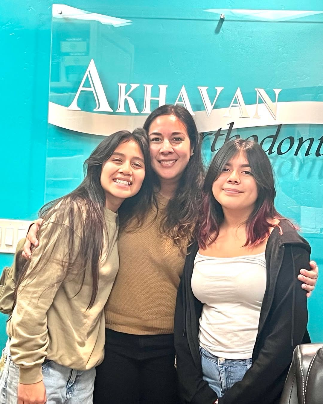 Instagram post by Dr. Mojdah Akhavan: Itβs a special day when a former patient brings her 2 daughters for braces 20 years later ππππ