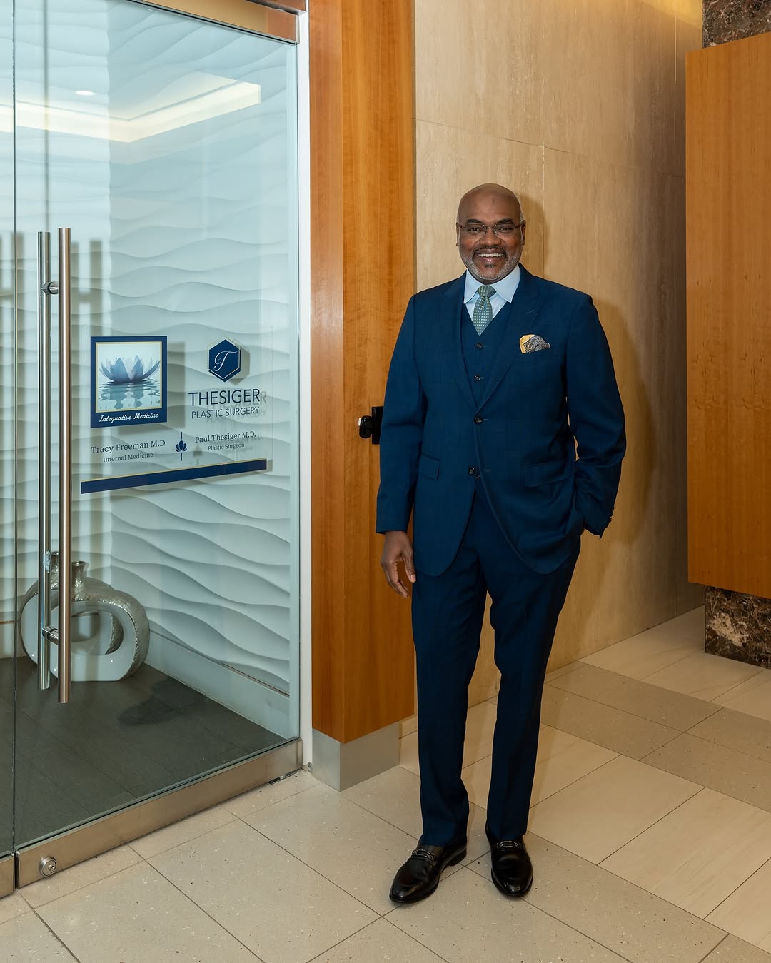Instagram post by Dr. Paul S. Thesiger: There are tons of great plastic surgeons out there, but wondering what makes Dr. Thesiger different?! 🤷🏻♀️ His caring kindess and bedside…