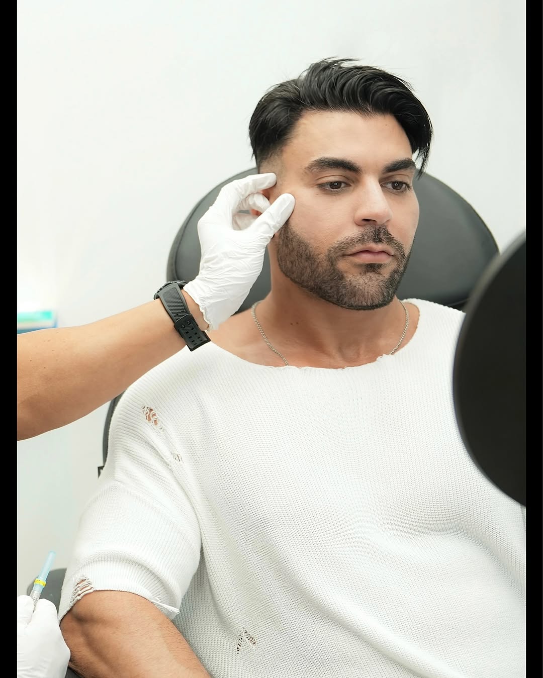 Instagram post by Dr. Randy Lindgren: Experience Miami’s best for Nonsurgical face and body sculpting. Book your consultation today Www.drrandylindgren.com @drrandylindgren (786)…