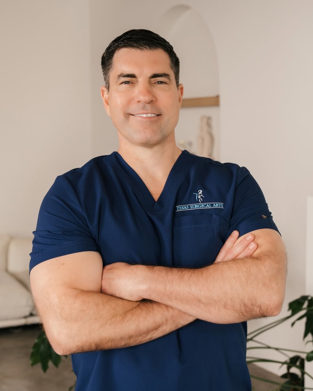 Instagram post by Dr. Ricardo M. Bonnor: It’s been a while since I last introduced myself! 👋🏼 I’m Dr. Bonnor, double board-certified in both cosmetic and bariatric surgery. For ov…