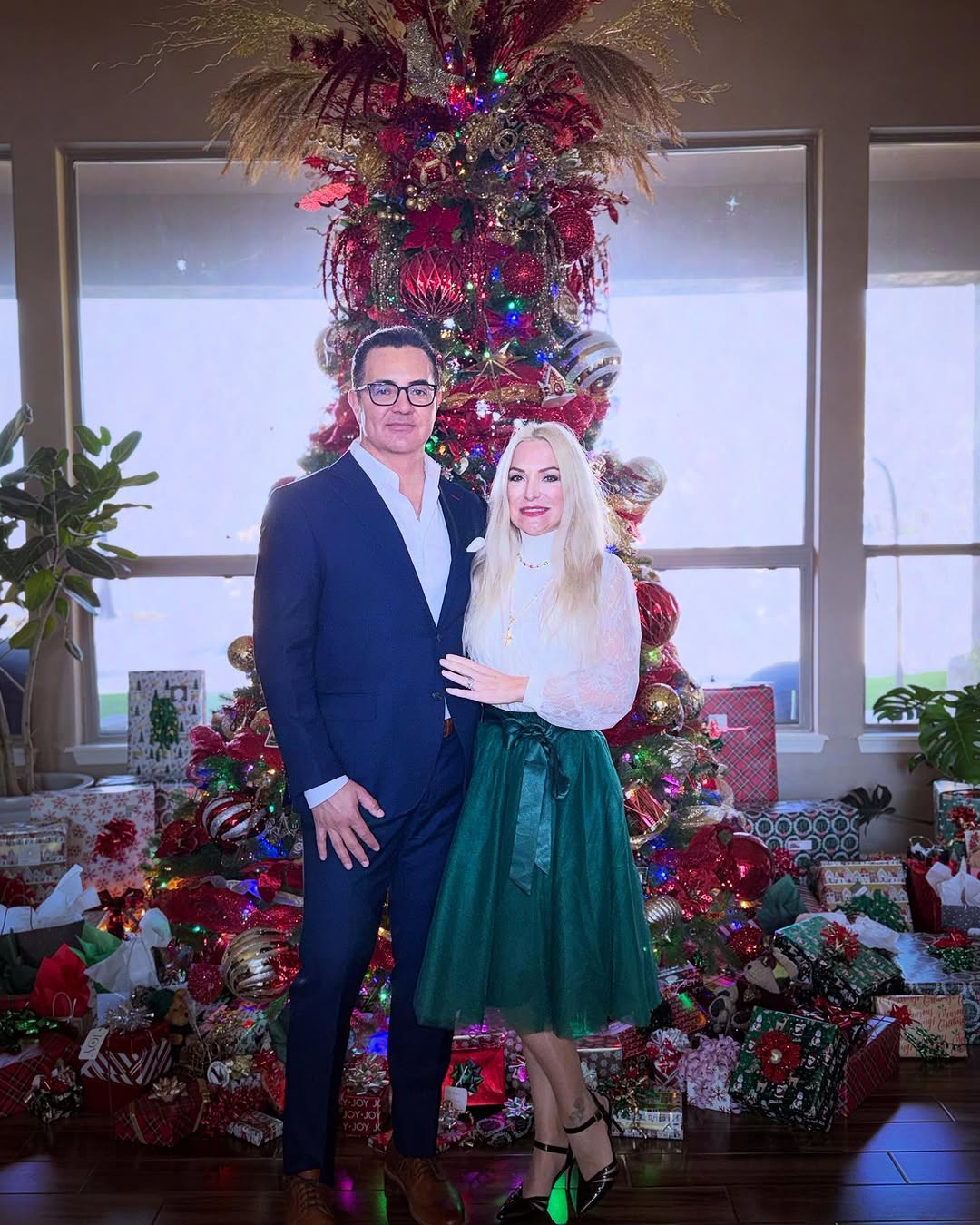 Instagram post by Dr. Robert G. Bonillas: #happyholidays to you all!! Wishing everyone all the best during this holiday season! 🎄🎅🏼 —————————————————— Robert G Bonillas, MD, FACS …