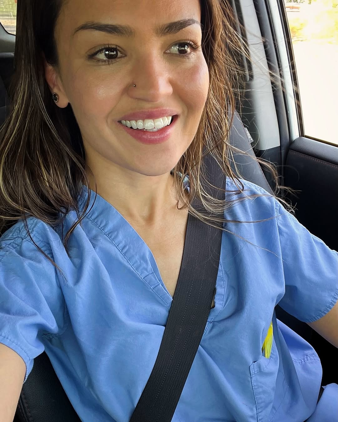 Instagram post by Dr. Saba Ghorab: Sunny days make for happy days, so I am all smiles. 😃😎 But the sun is *not* our friend, when it comes to premature skin aging and skin can…
