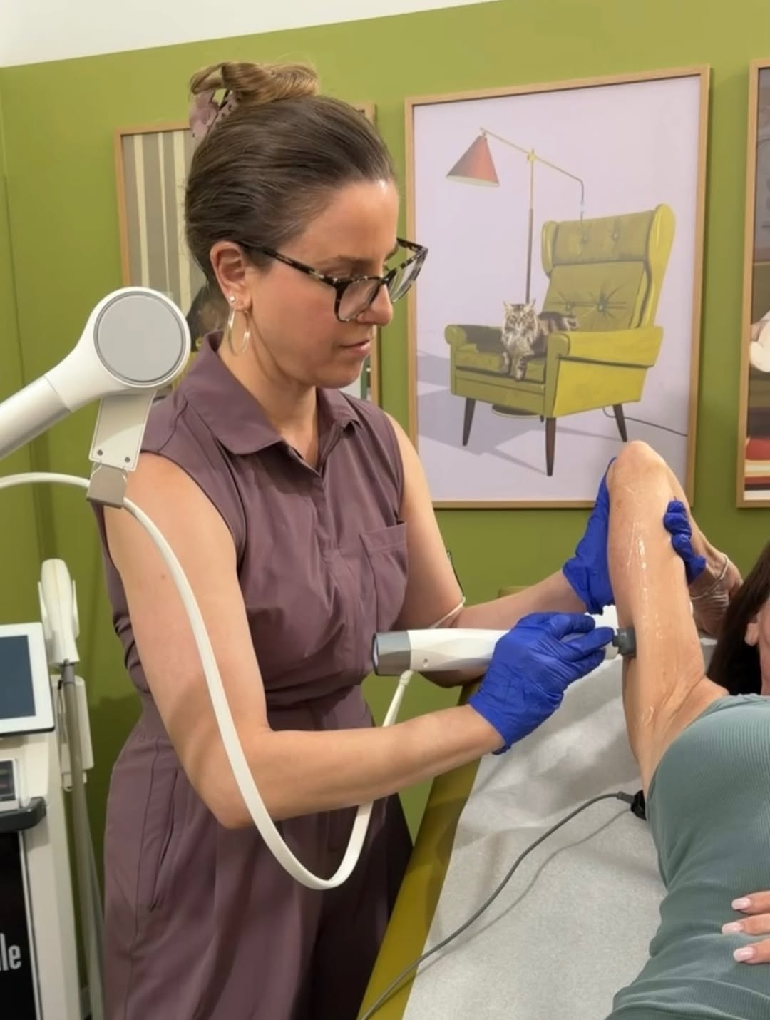 Instagram post by Dr. Sherwin Parikh: Your upper arms called. They’d like in on the collagen conversation, too. XERF isn’t just for the face. Its radiofrequency technology can he…