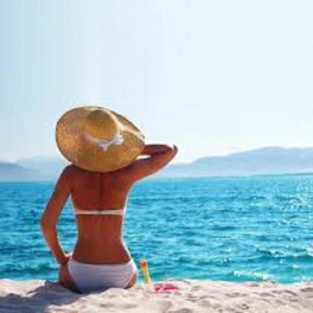 Instagram post by Dr. Theodore Staahl: 👗$50 off Sclerotherapy Treatment👗 Get your legs summer ready! Sclerotherapy will help improve those unwanted spider veins. $240/15 min (Re…