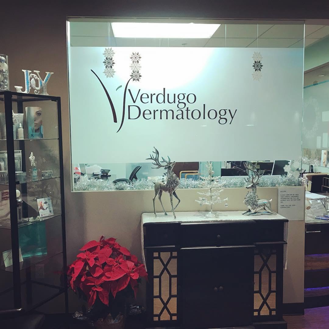 Instagram post by Dr. Thomas Su: Thank you to our staff for the beautifully decorated office!!! #verdugodermatology #officehome #amazingstaff