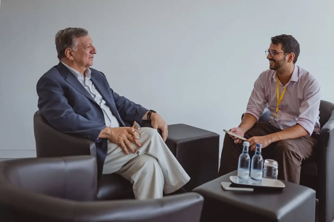 Instagram post by Dr. Victor Lacombe: What does a week at the Lindau Nobel Laureate Meeting look like? For us, it looks like interviews, lectures, new ideas, distinguished guests…