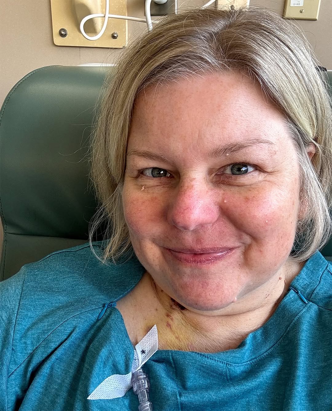 Instagram post by Dr. Vladlen Kim: First came ovarian cancer. Then came nerve pain after chemotherapy. With help from her care team, Stacey Claus overcame both and is back to …