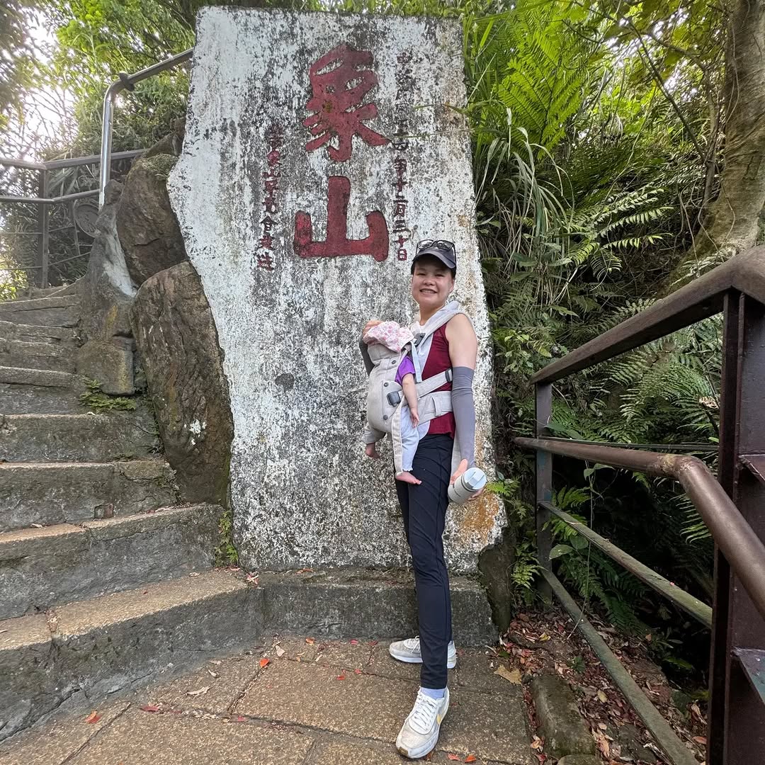 Instagram post by Dr. Wendy Ng: It's been busy so we are behind on photo updates here. Back in May we went hiking! πΌ . . #latergram