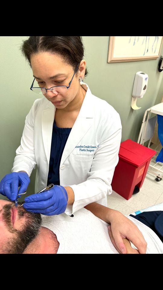 Video by Dr. Alexandra Conde-Green: Living in South Florida, pet-related injuries are a common occurrence. Our furry and feathered fr…