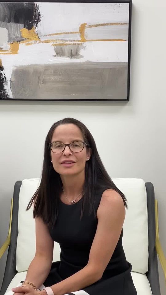 Video by Dr. Della C. Bennett: Q&A Session with Dr. Bennett Question: "Question: “What is the Recommended Age for Breast Augment…