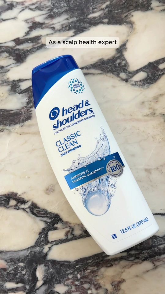 Video by Dr. Michelle Henry: Ever wonder how a shampoo actually works against dandruff? As a scalp health expert, I’m impresse…