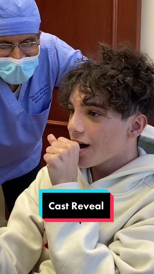 Video by Dr. Raj Kanodia: Cast reveal for @nickbencivengo 🤩 7 days post surgery - scarless closed septo-rhinoplasty.