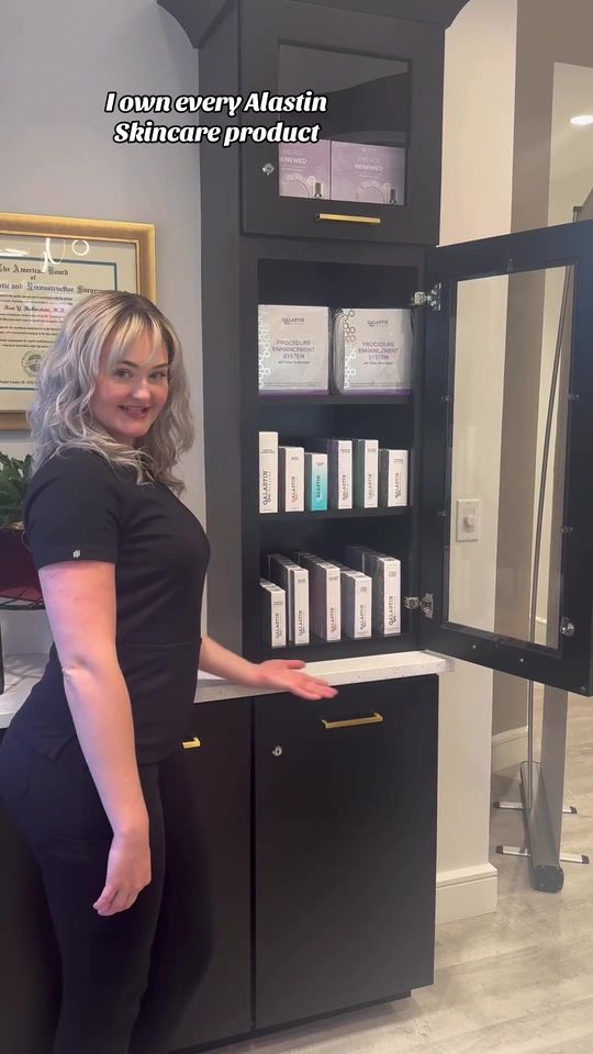Video by Dr. Ran Y. Rubinstein: ✨ Rubinstein Plastic Surgery Center edition ✨ 💜 Alastin Skincare has our unconditional love 🤝 W…