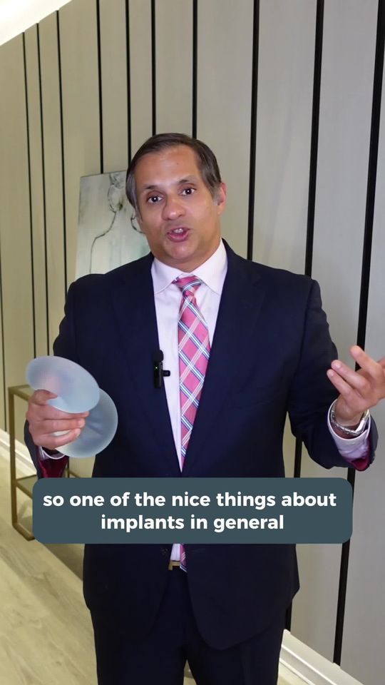 Video by Dr. Ravi Somayazula: What if we told you your breast implants didn’t have to look fake? 👀 Dr. Ravi is breaking down h…