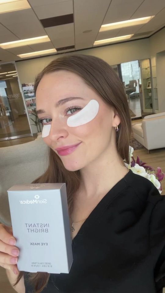 Video by Dr. Richard H. LeConey: SkinMedica’s Instant Bright Eye Masks are perfect for restoring hydration and minimizing puffines…