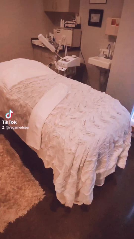 Video by Dr. Stephen J. Vega: Look at this cozy treatment room in our Medical Spa!😍 You can experience different treatments su…