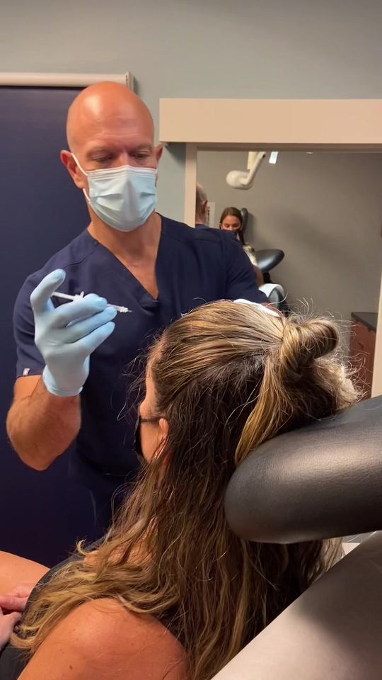 Video by Dr. Tommaso Addona: Injecting Botox into the patient to minimize the appearance of fine lines and wrinkles