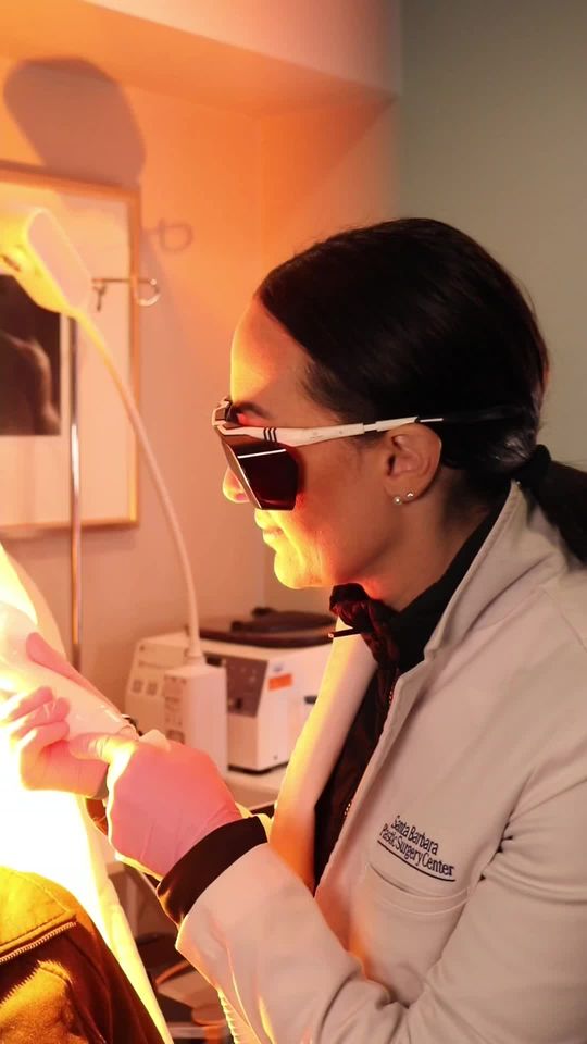 Video by Dr. Wesley G. Schooler: Start your glass skin journey with Lumecca😌